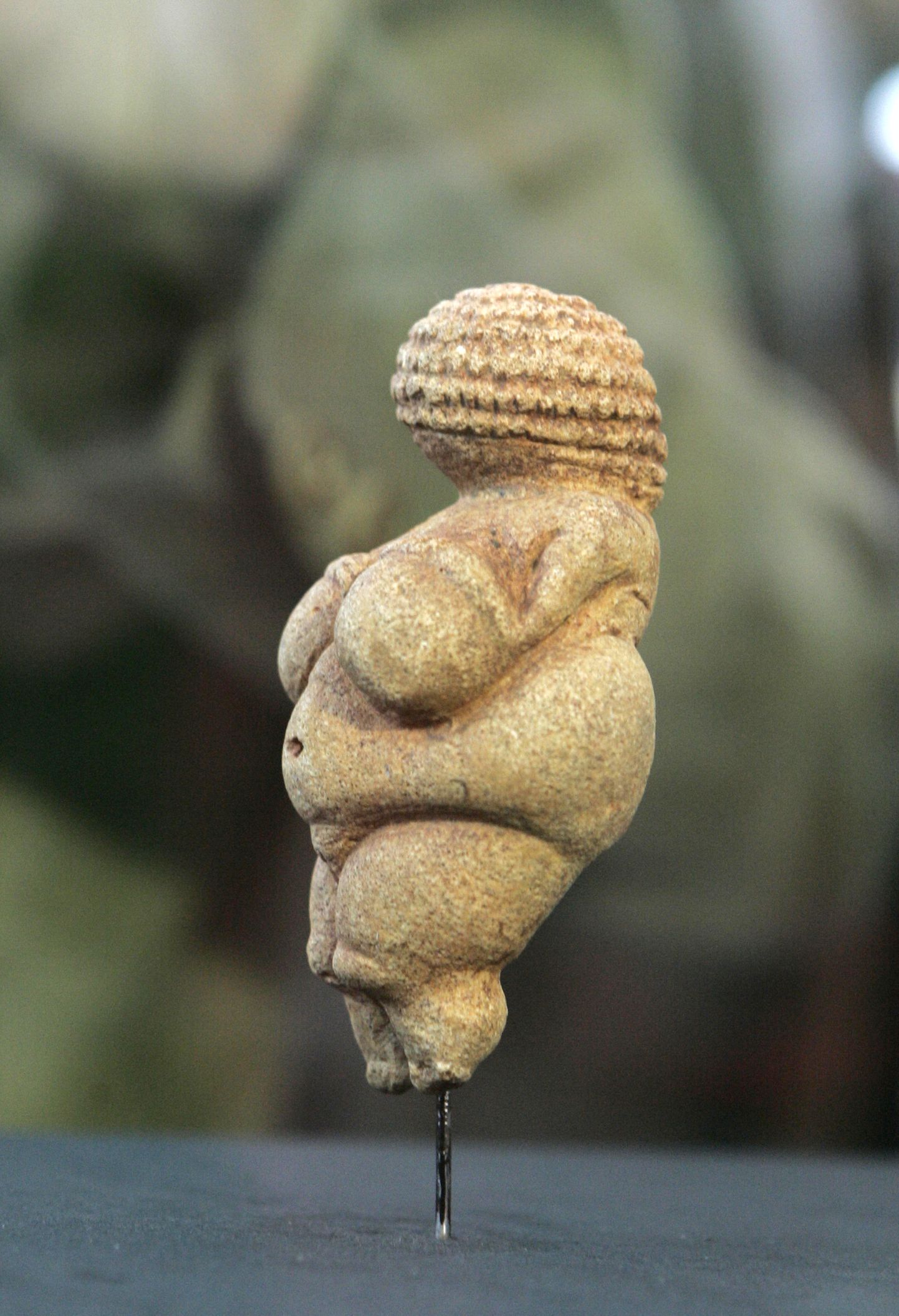 Willendorfi Veenus, mis on paleoliitikumist ehk vanemast kiviajast pärit naisekuju