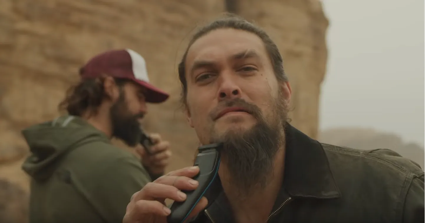 Näitleja Jason Momoa ajas keskkonna nimel oma habeme maha.