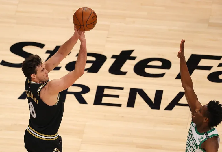 Danilo Gallinari (vasakul) visketäpsuse vastu polnud Celticsil rohtu.