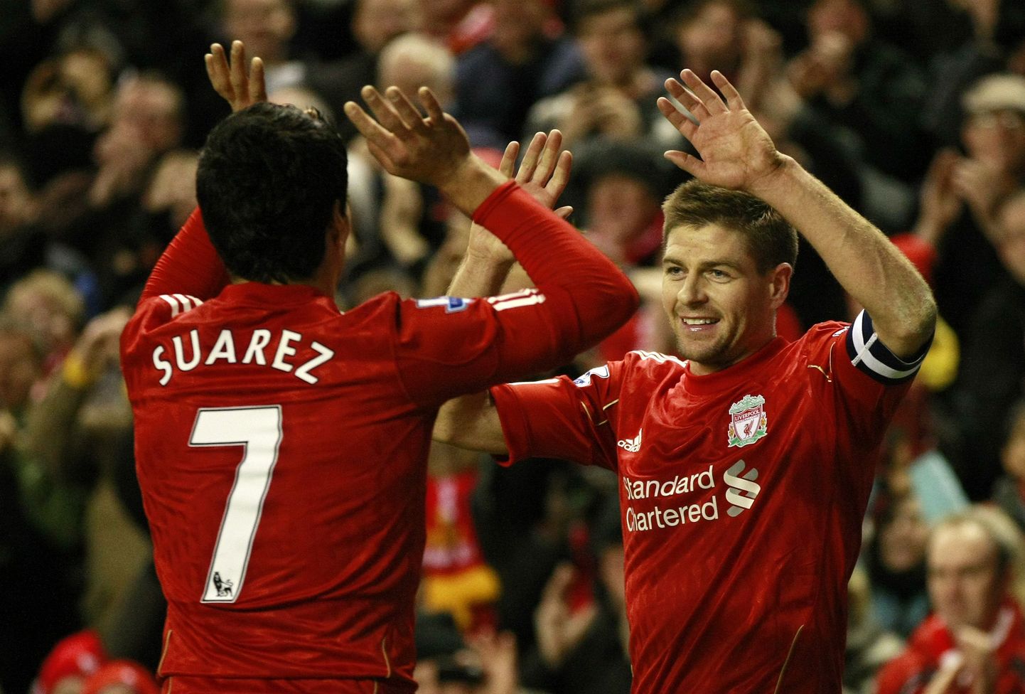 Liverpooli tähtmängijad Steven Gerrard (paremal) ja Luis Suarez.