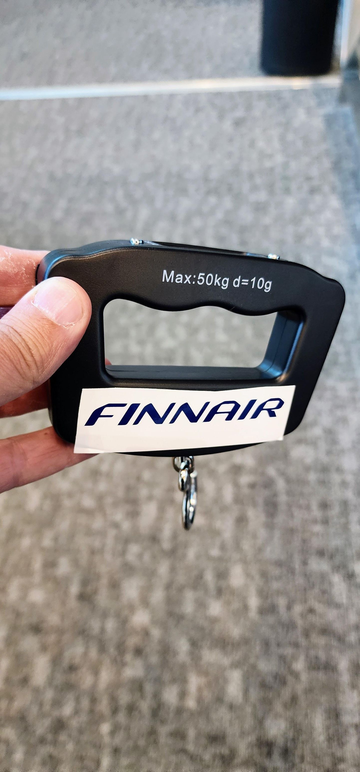 Finnairi kaal, millega tavaliselt kaalutakse ahvenaid ja havisid. Üleliigse kaalu eest peab olema valmis maksma.
