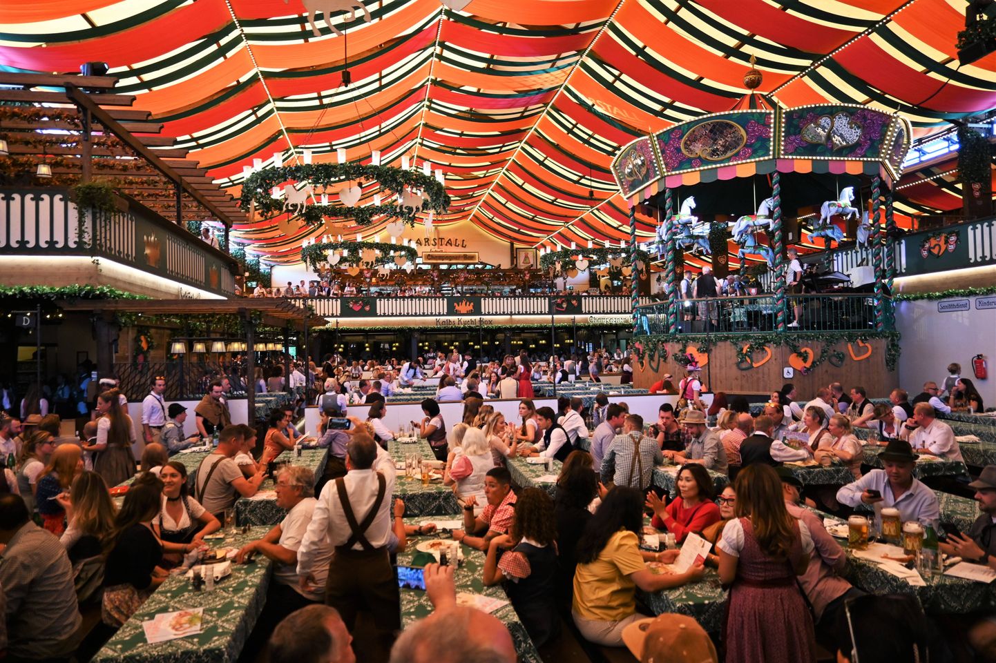 Üks Oktoberfestil avatud telk 2023. aastal.