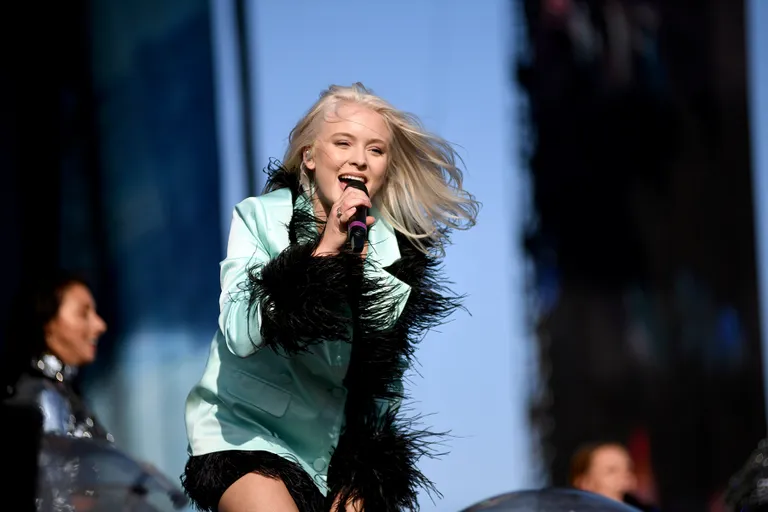 Zviedru popzvaigzne Sāra Lāšone (Zara Larsson)