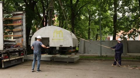 STELLA POLIKARPUS ⟩ Varjend ei päästa, kui inimene ei tea, mida teha