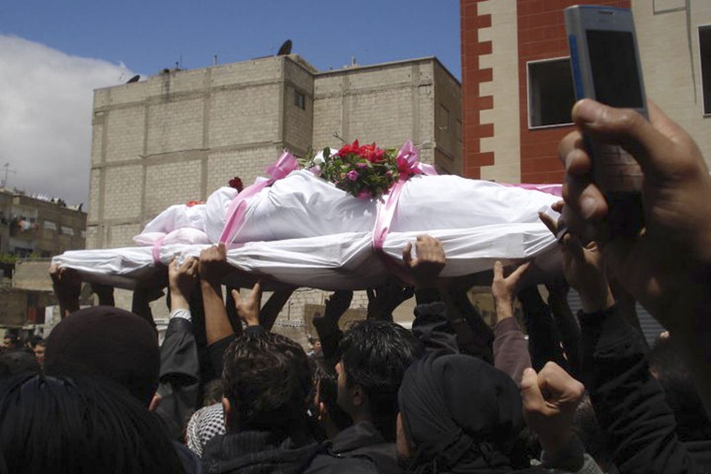 Rahutuste käigus tapetud meeleavaldaja matused.
