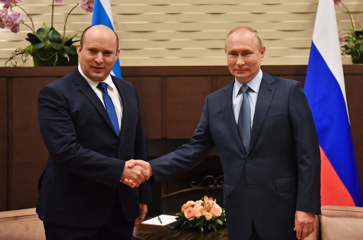 Iisraeli peaminister Naftali Bennett ja Vene president Vladimir Putin.