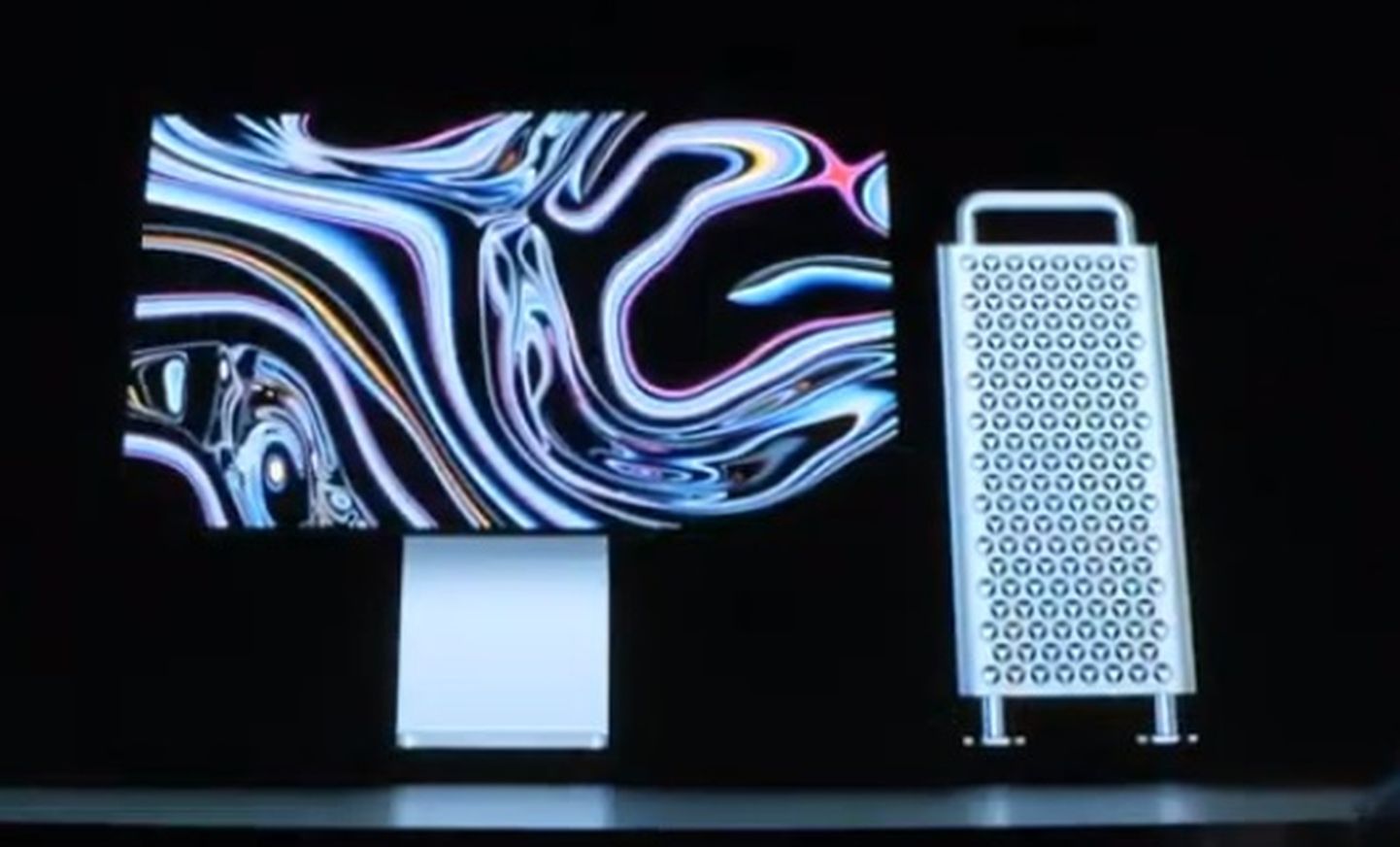 Новый Mac Pro и его экран.