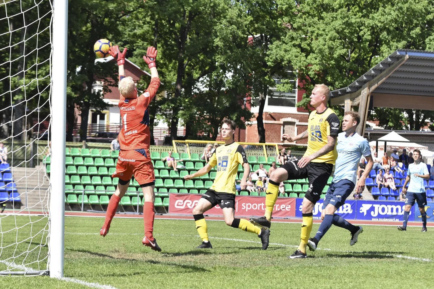 Laupäeval Tuleviku ainsaks jäänud värava lõi meeskonna mängiv peatreener Sander Post, kui Martin Alliku trahvikasti tsenderdatud palli suunas peaga talle Rainer Peips.