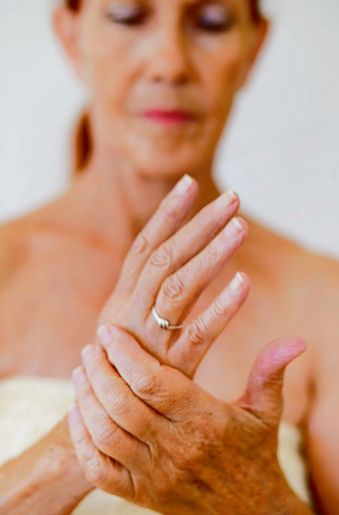Valu sõrmenukkides: võib anda märku reumatoidartriidist.