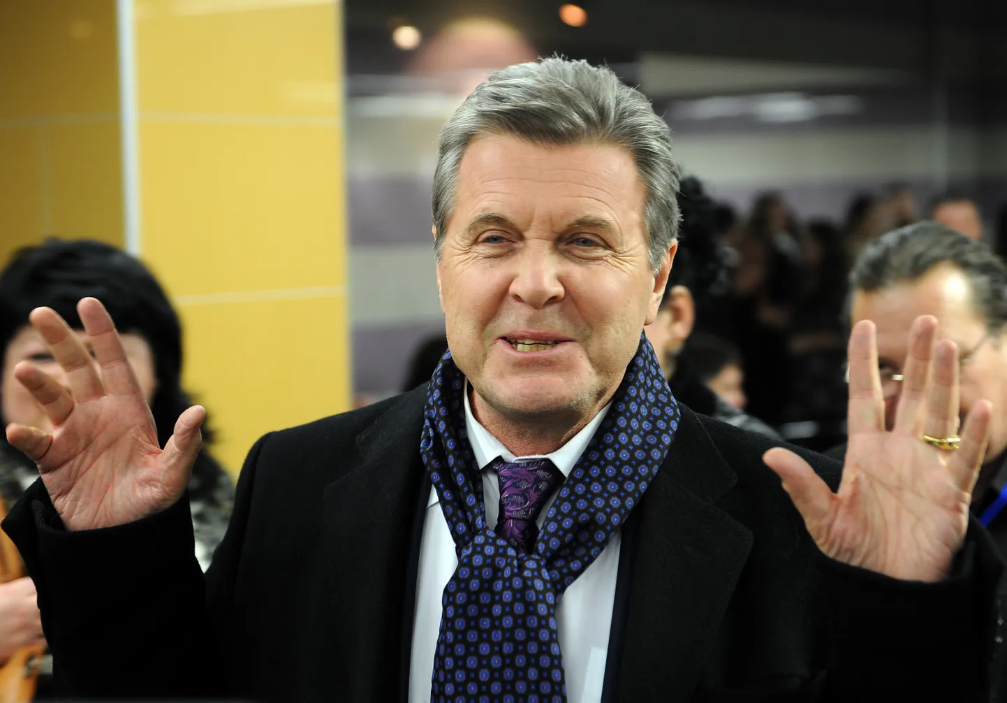 Лев Лещенко