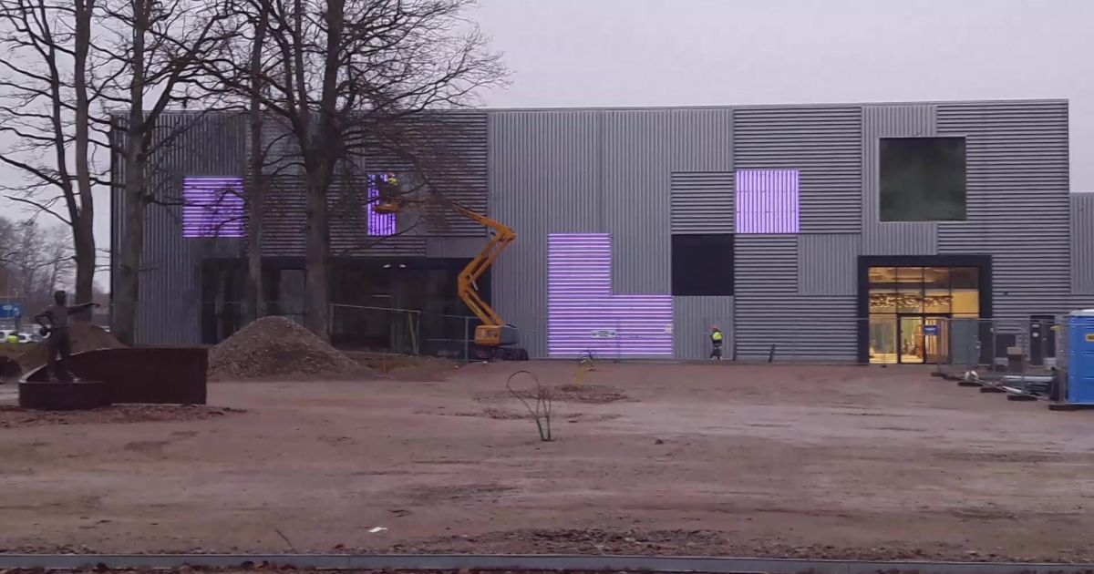 VIDEO Esimesed kaadrid: kuidas Jõhvi pargikeskuse fassaad helendama hakkab