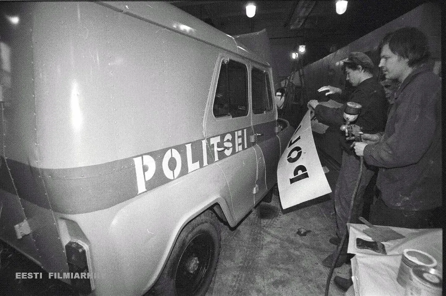 Miilitsaauto UAZ läbis uuenduskuuri ja sai peale värsked politseikirjad.