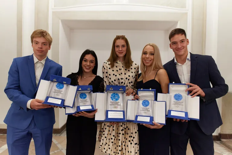 23 kandidaadi hulgast valiti välja viis parimat, kes esitati auhinnakonkursi nominentideks. Vasakult: Madis Mihkels, Giorgia Villa, Yaroslava Mahuchikh (laureaat), Liza Pusztai ja Franko Grgic.