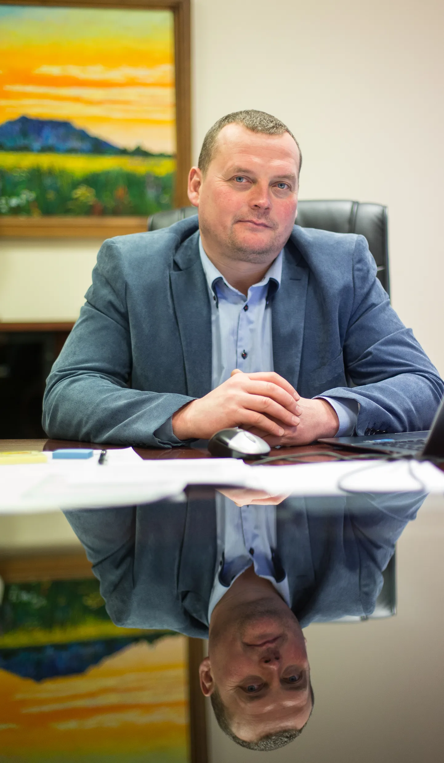 Eelmisel kevadel võeti Andrea Eiche vallavanema kohalt maha. Siis naasis ta pärast väga lühikest pausi. Nüüd ajalugu kordus. Kas tema nimekirjal ja partneritel õnnestub uuesti võimu pöörata, selgub suve lõpus.