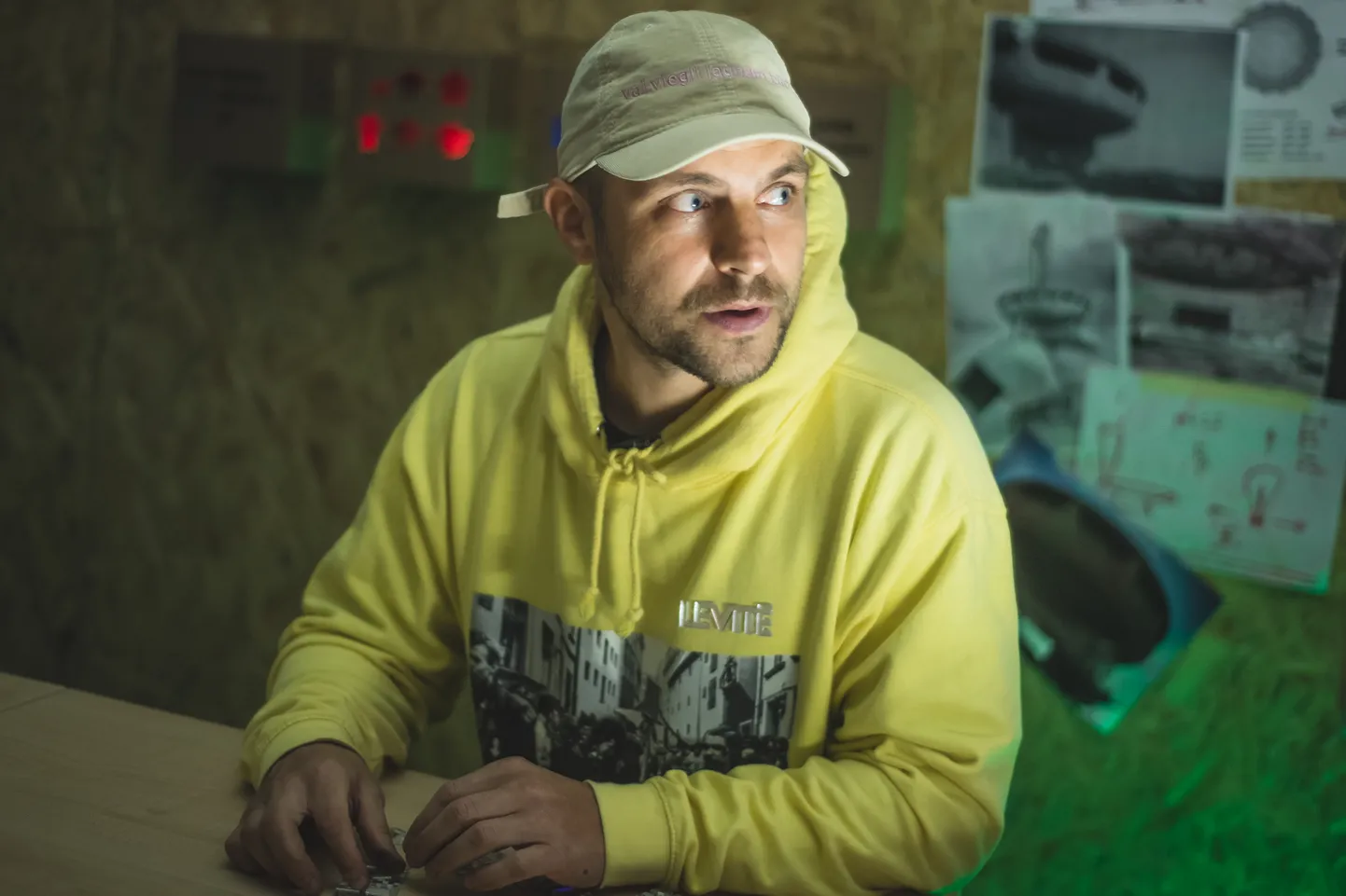 Foto: Reperis "Ozols" prezentē videoklipu dziesmai "Levitē"