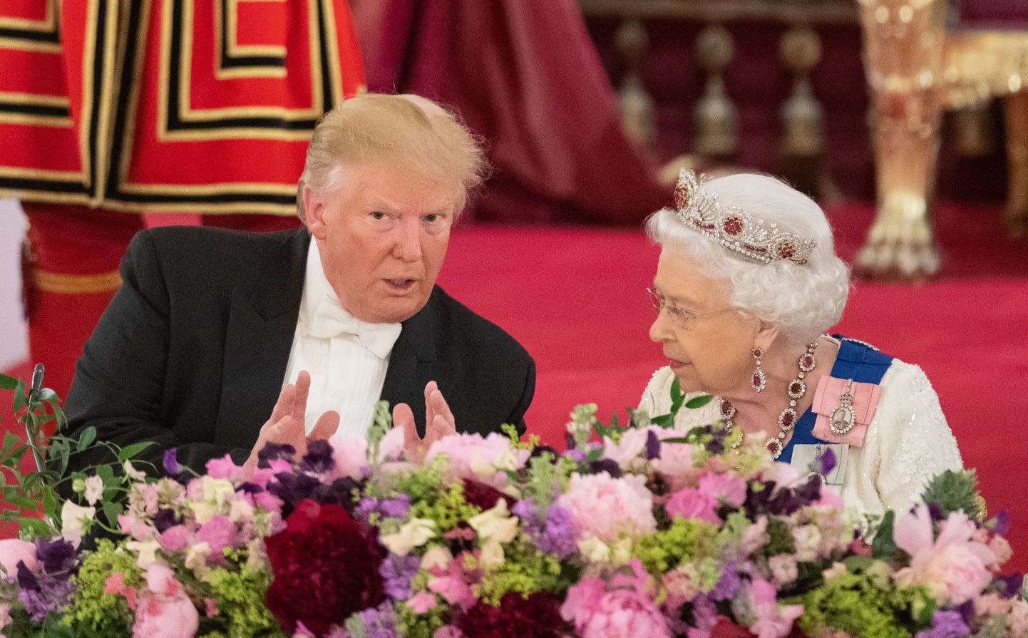 Donald Trump ja kuninganna Elizabeth II esmaspäeval Buckinghami palees.