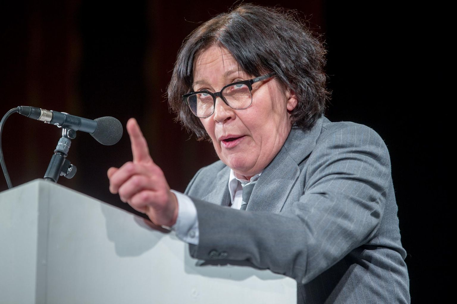 NO99 «Savisaar». Savisaare rollis Marika Vaarik.