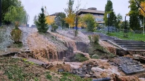 Волгоград утопает в потоках фекалий, сотни тысяч жителей остались без воды