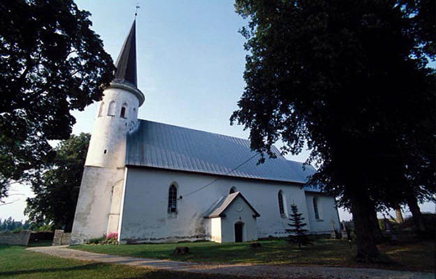 Церковь Люганузе.