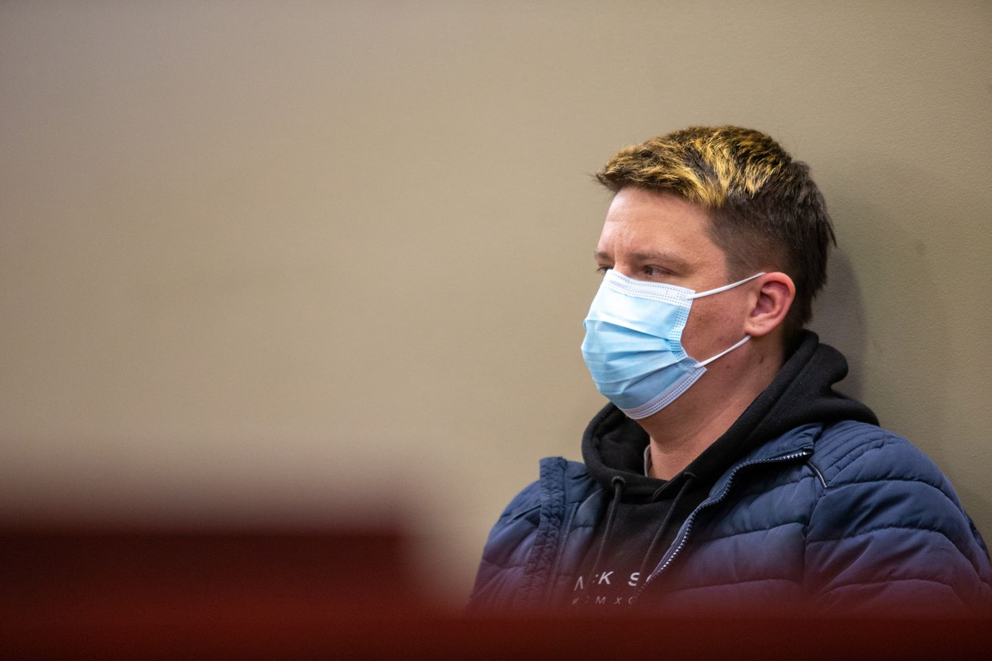 Vaenu õhutavaid sümboleid kohvikuseinale sodinud 38-aastane Sergei Milov oli täna väärteo eest kohtu all.