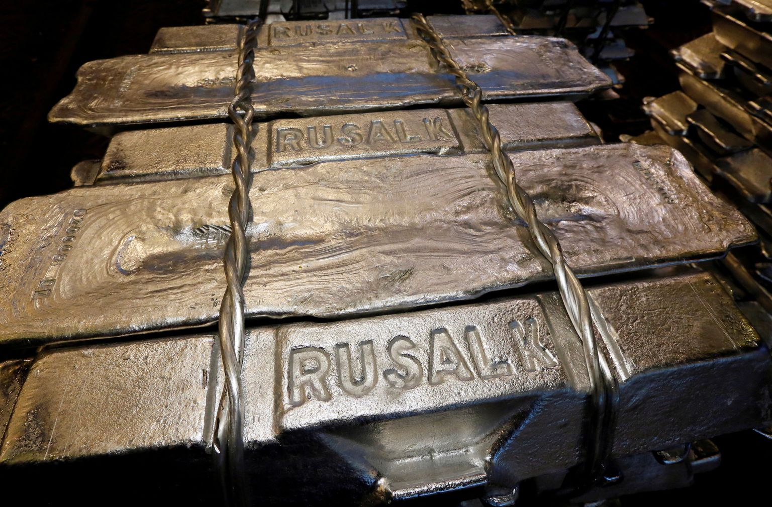 Alumiiniumikangid Rusal'i Krasnojarski alumiiniumitehase laos venemaal. REUTERS/Ilya Naymushin/File Photo