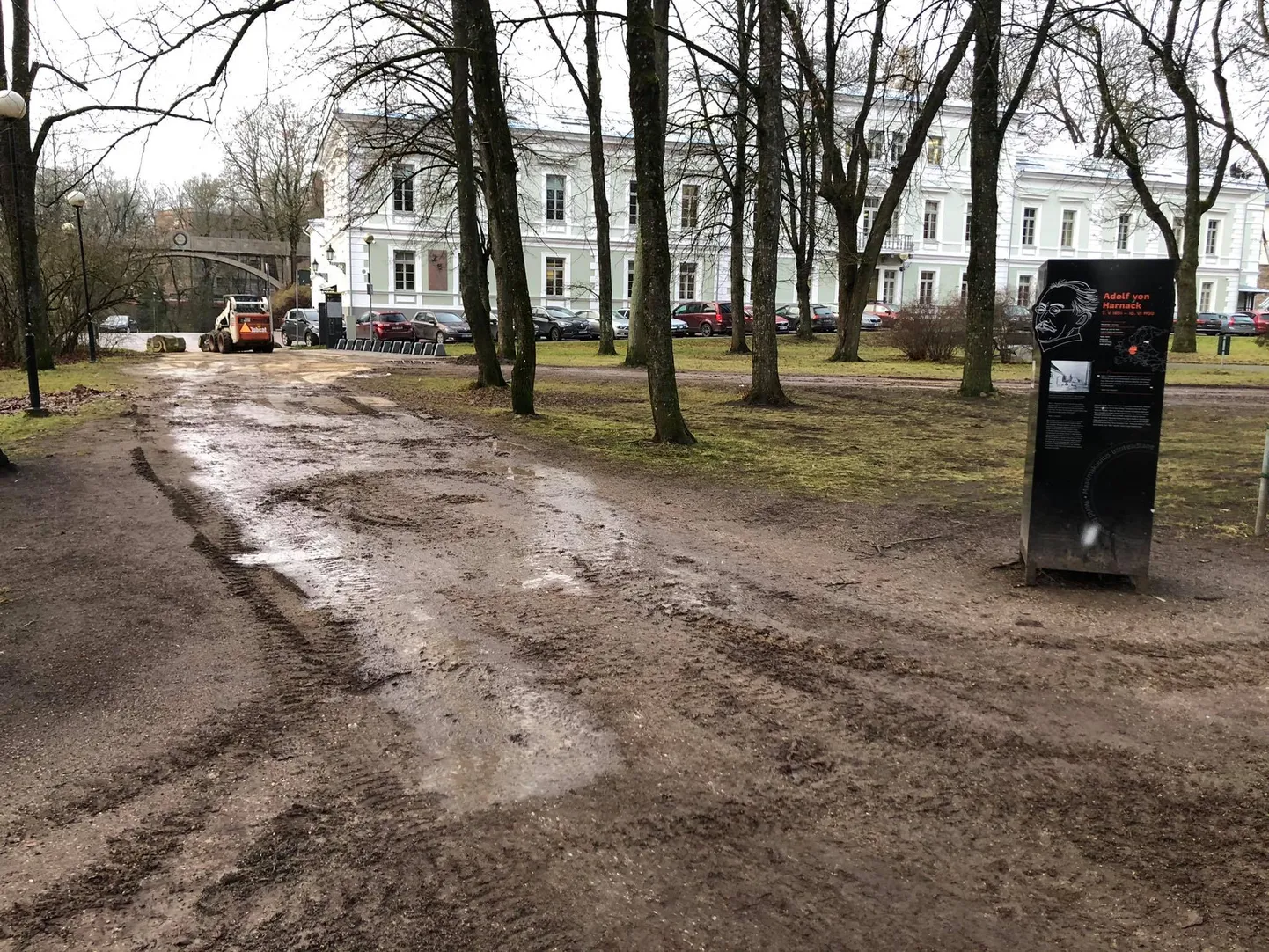 Toomemäe teed saavad uue katte.