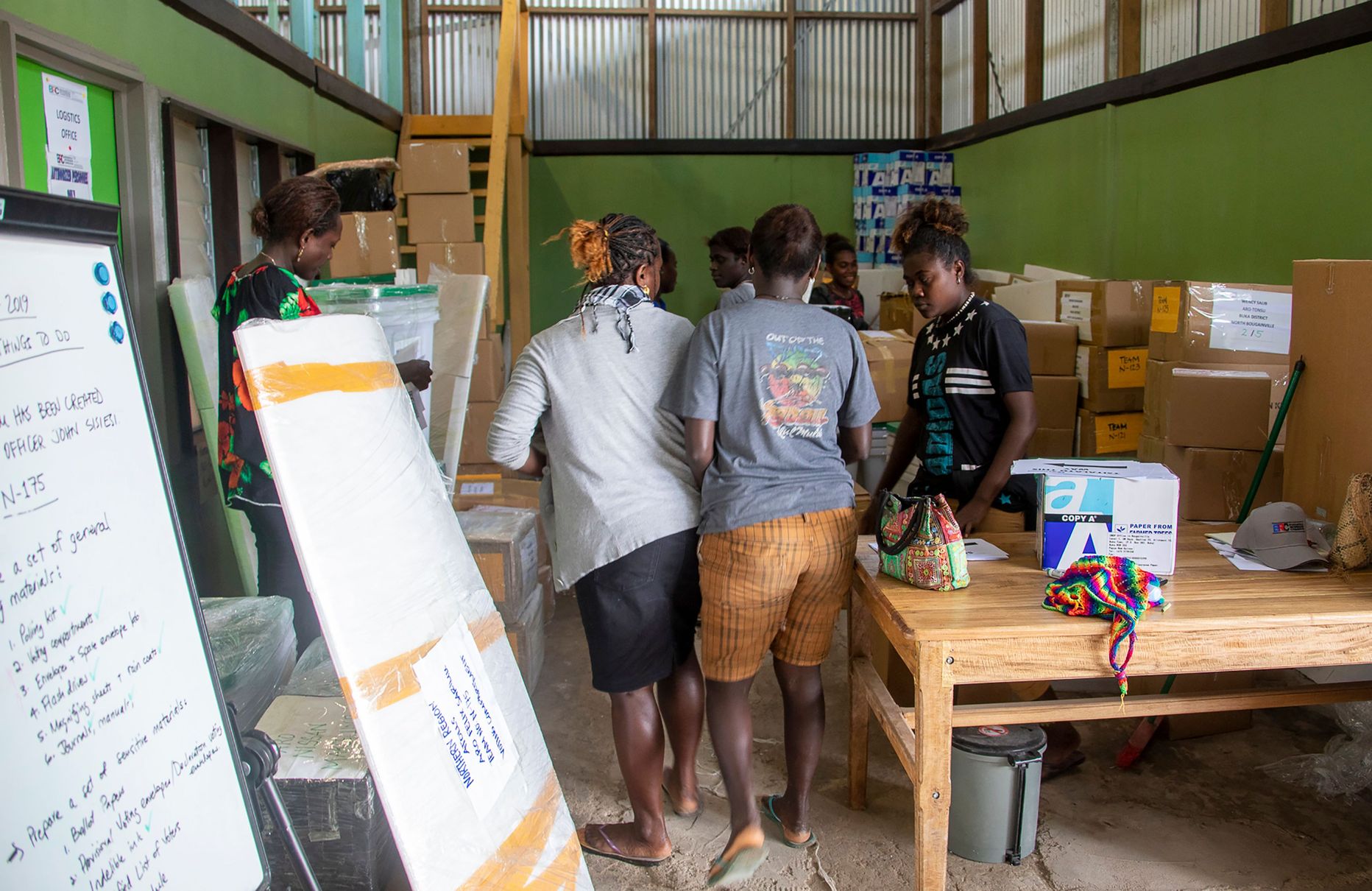 Paapua Uus-Guinea Bougainville'i saarel toimub iseseisvushääletus. Pildil hääletusjaoskond