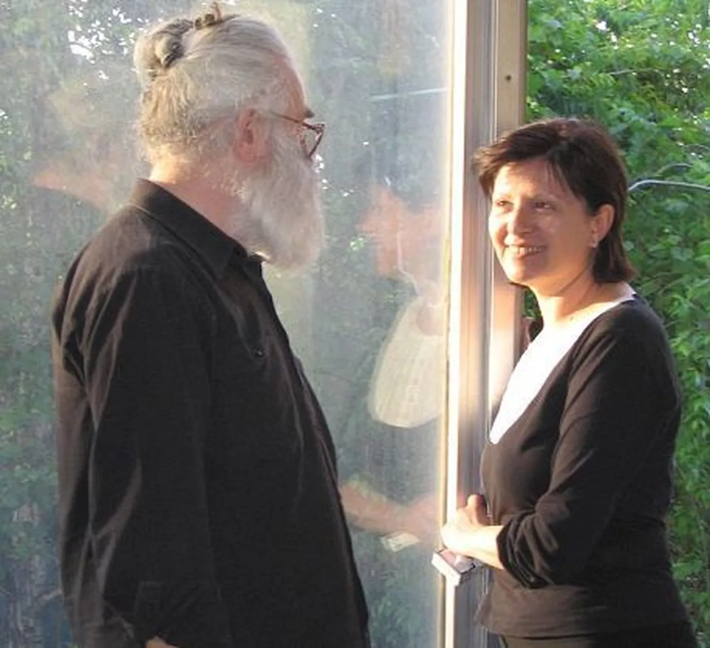 Radovan Karadžić koos Mila nimelise naisega