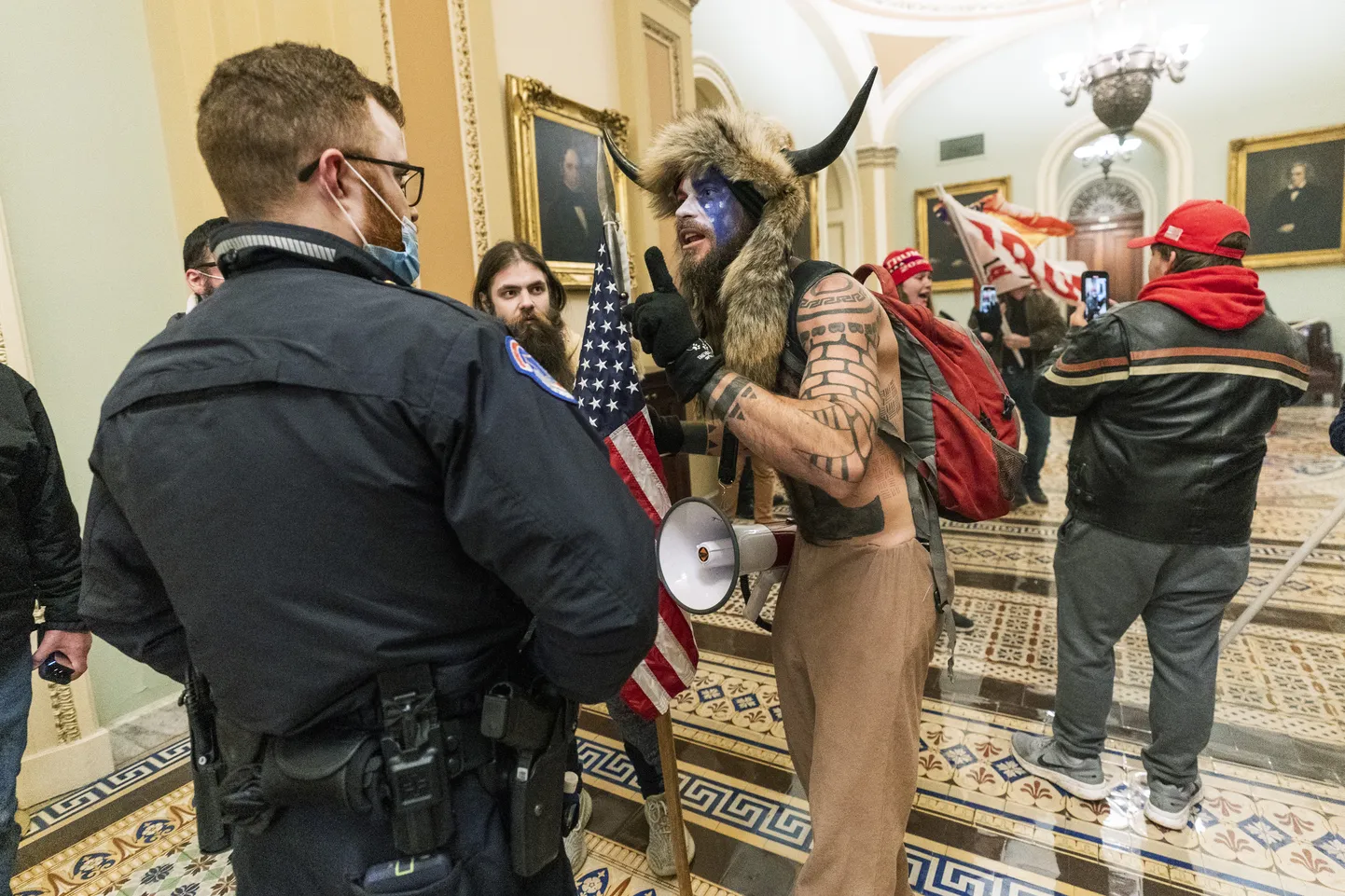 President Donald Trumpi toetajad Kapitooliumis.