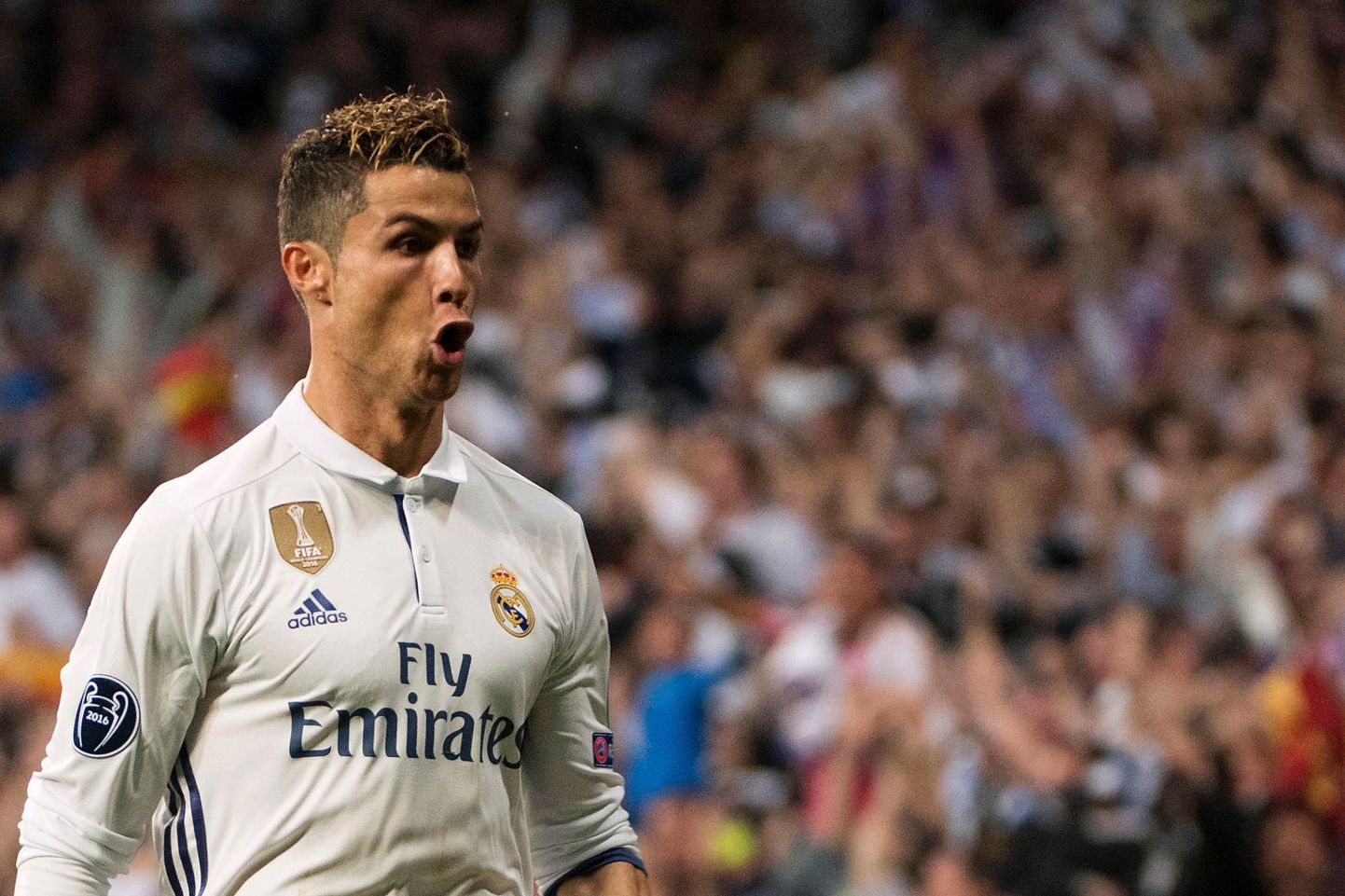 Cristiano Ronaldo lõi Meistrite liiga poolfinaali avamängus Madridi Atleticole kolm väravat, mis andsid Realile 3:0 võidu.