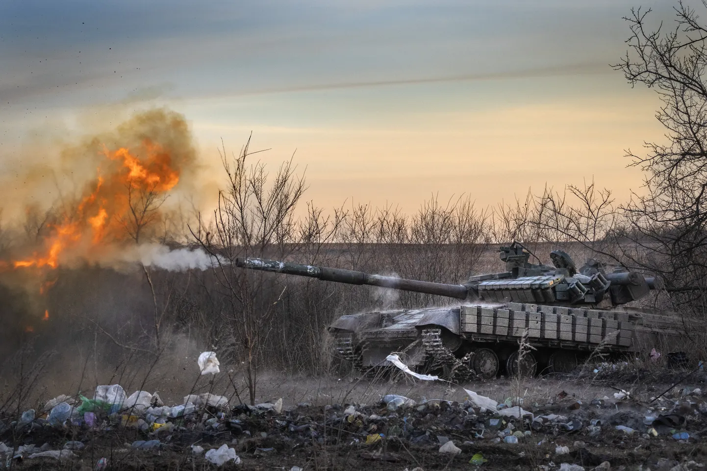 Ukraina tank tulistab Vene positsioone Donetski piirkonnas.