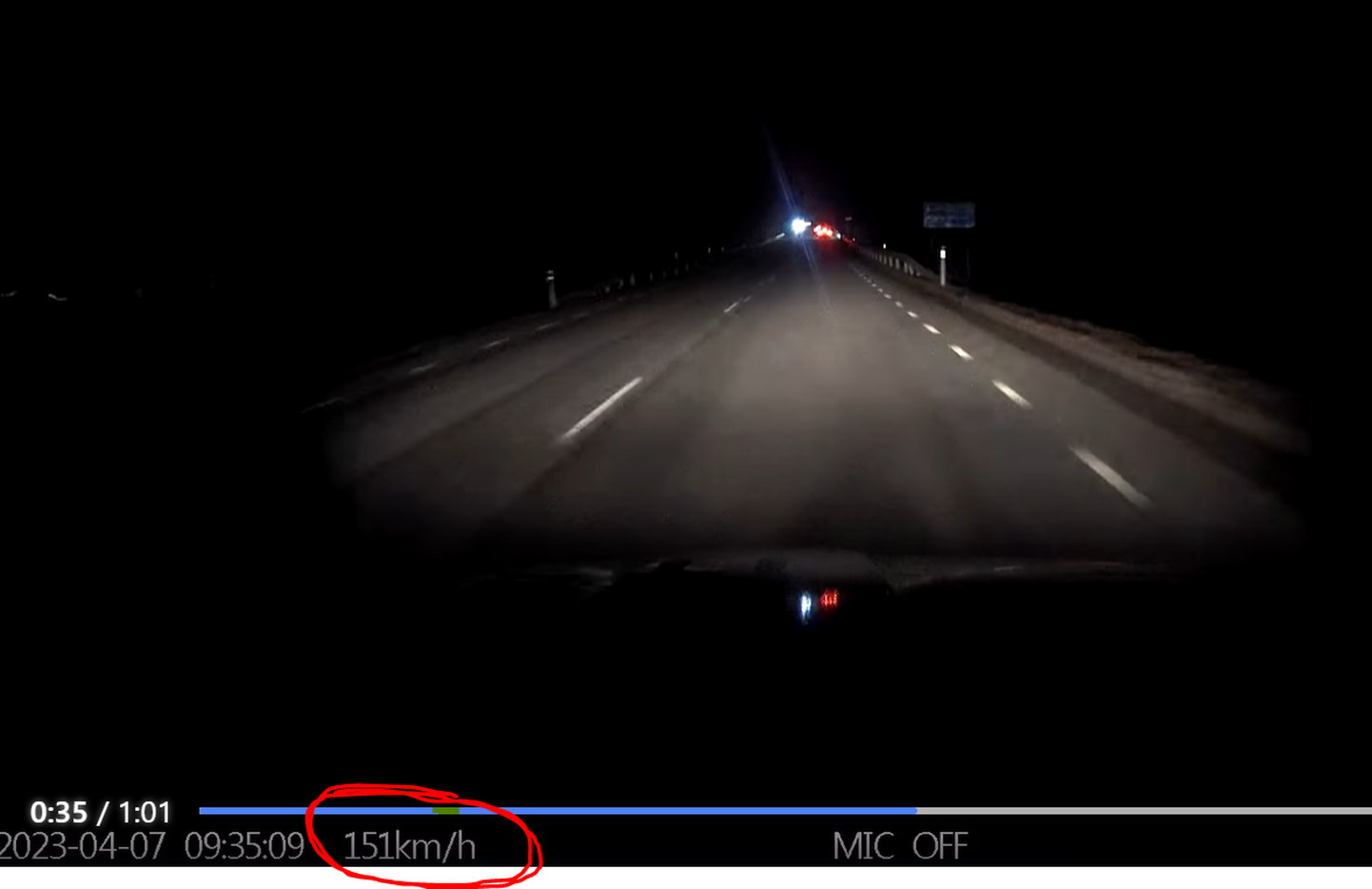  Politseiauto pardakaamera videost on näha, et kiirus ulatus enam kui 150 kilomeetrini tunnis.
