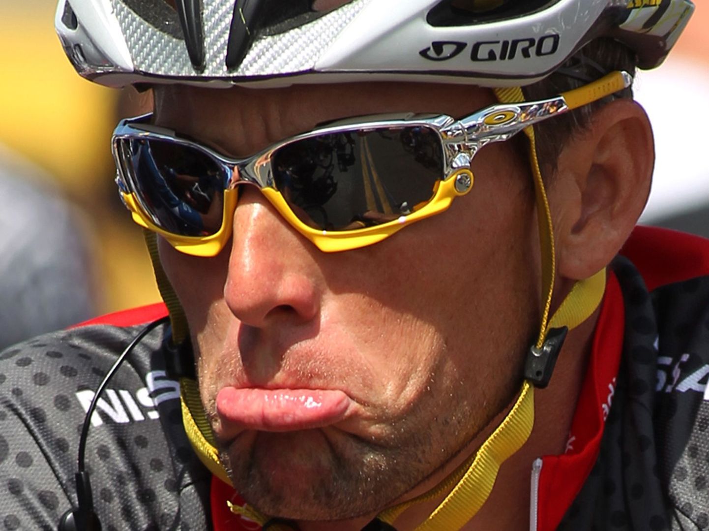 Lance Armstrongile sajab kaela aina uusi nõudeid ja süüdistusi.