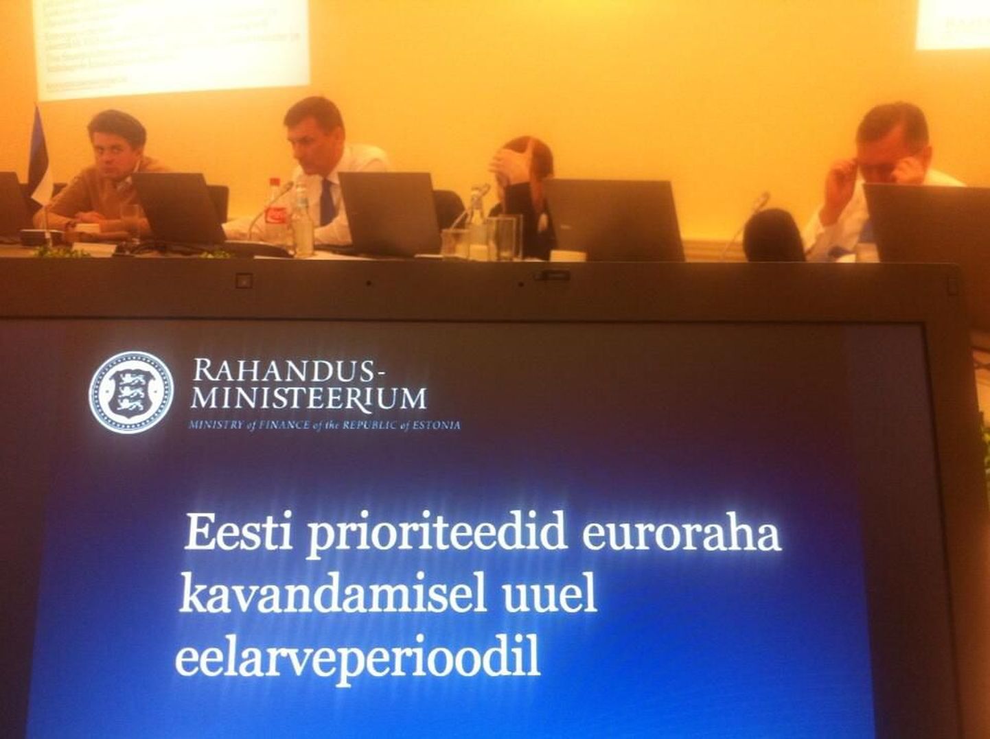 Ministrid eelarvet arutamas: Urmas Reinsalu (vasakult), Andrus Ansip, Keit Pentus-Rosimannus ja Juhan Parts.