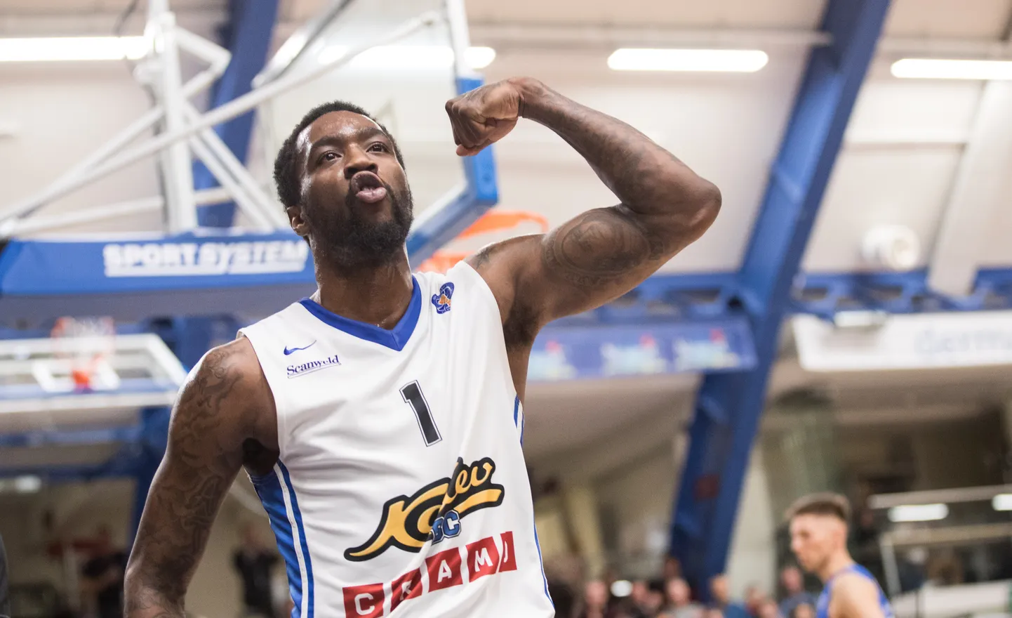 Tony Wroten.