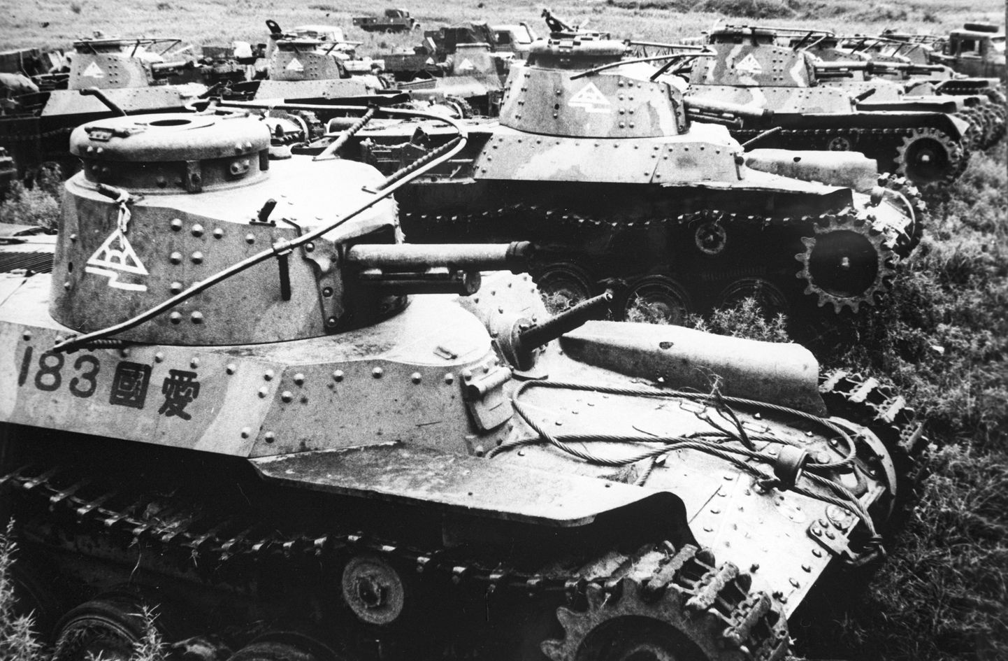 Hilisemast sõjast: pärast Teist maailmasõda Nõukogude sõjasaagiks langenud tankid Mandžuurias.