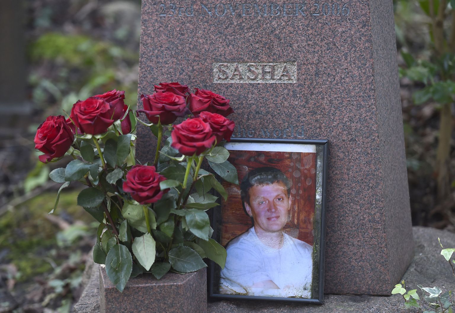 В ноябре 2006 года Александр Литвиненко был убит в Лондоне.