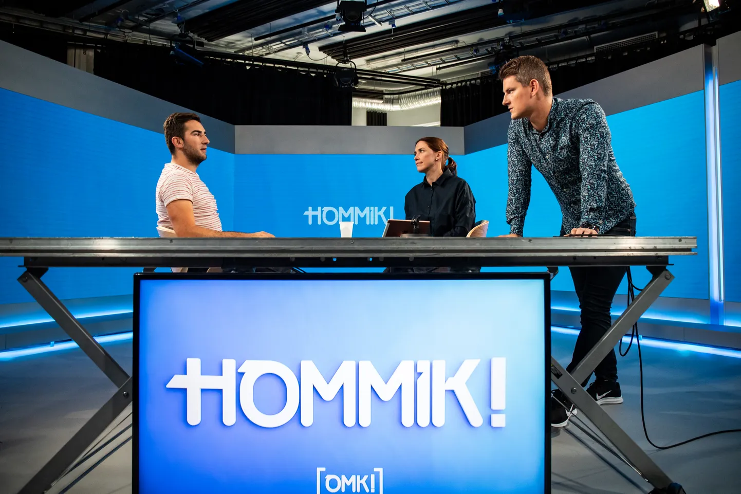 22.08.2018. Tallinn
Kanal2 hommikuprogrammi Hommik! saate läbimäng, proov. 
Pildil saatejuhid, valges särgis Robert Rool, tumedas särgis naine Piret Laos ja rohekas särgis Jüri Butšakov.

Kanal2 morning program Morning! 
FOTO: EERO VABAMÄGI/EESTI MEEDIA