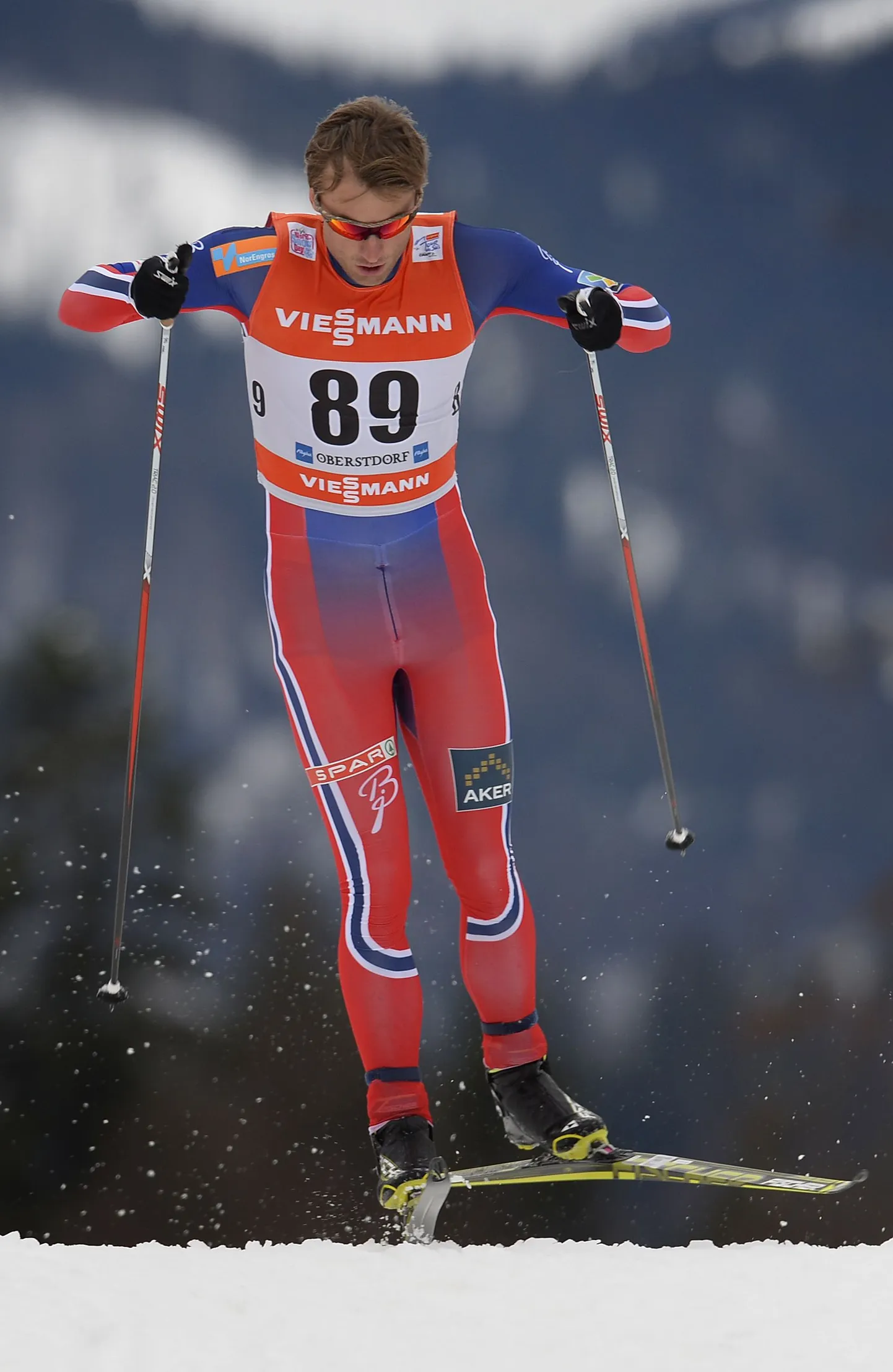 Petter Northug laupäevasel Tour de Ski etapil. Norrakas oli ainus rajal olnud võistleja, kes ei kandnud mütsi