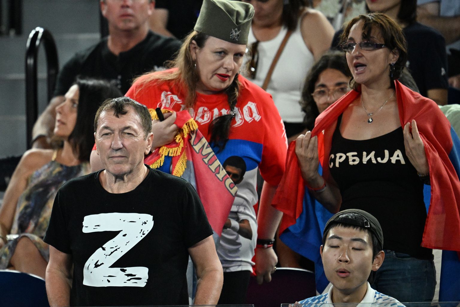 На теннисном матче между Новаком Джоковичем и Андреем Рублевым к группе болельщиков пришлось вызывать полицию.