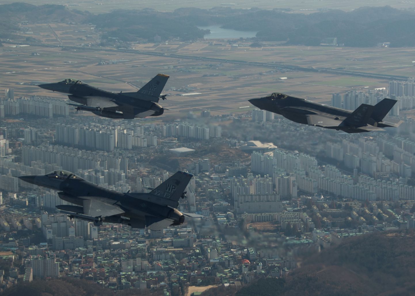 Eelmise aasta detsembris osales õppusel Vigilant Ace 230 USA ja Lõuna-Korea õhujõudude lennukit.