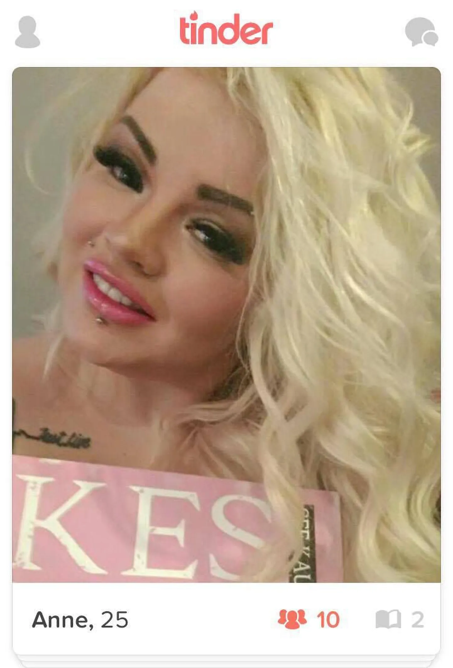 Inim-Barbie otsib Tinderis meest!