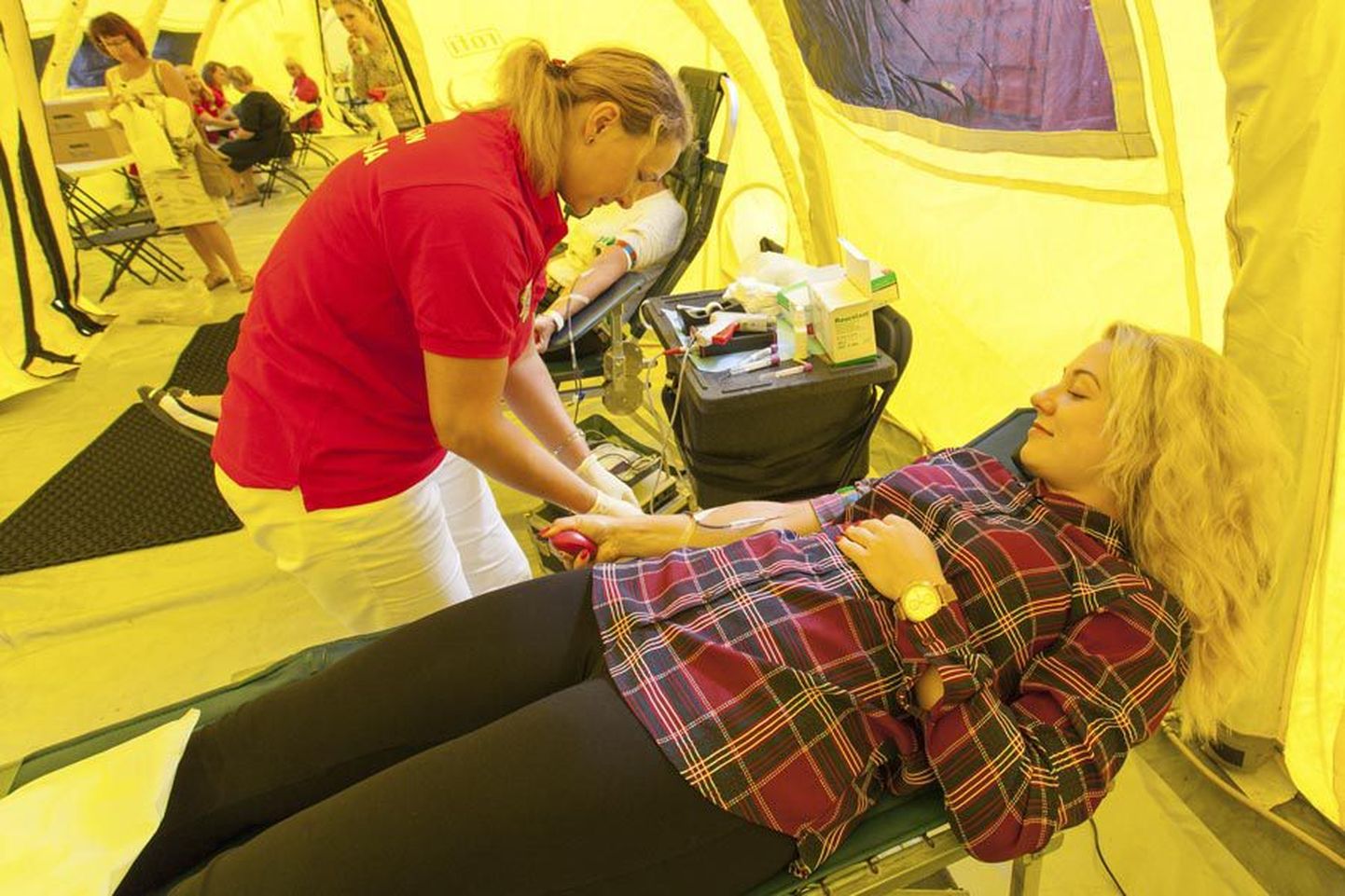 Viljandis sündis vereloovutamise rekord. Kahel päeval käisid abivajajatele verd loovutamas 302 inimest.