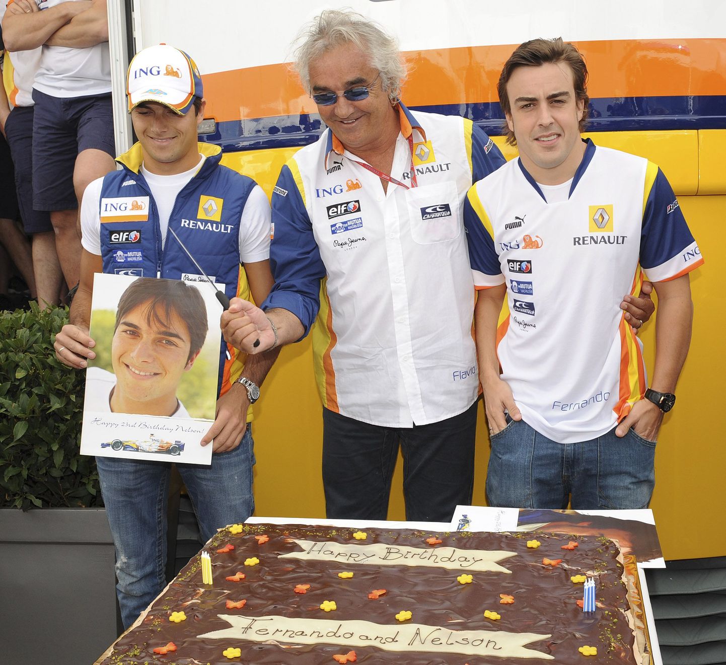 Nelson Piquet (vasakul), Flavio Briatore ja Fernando Alonso.