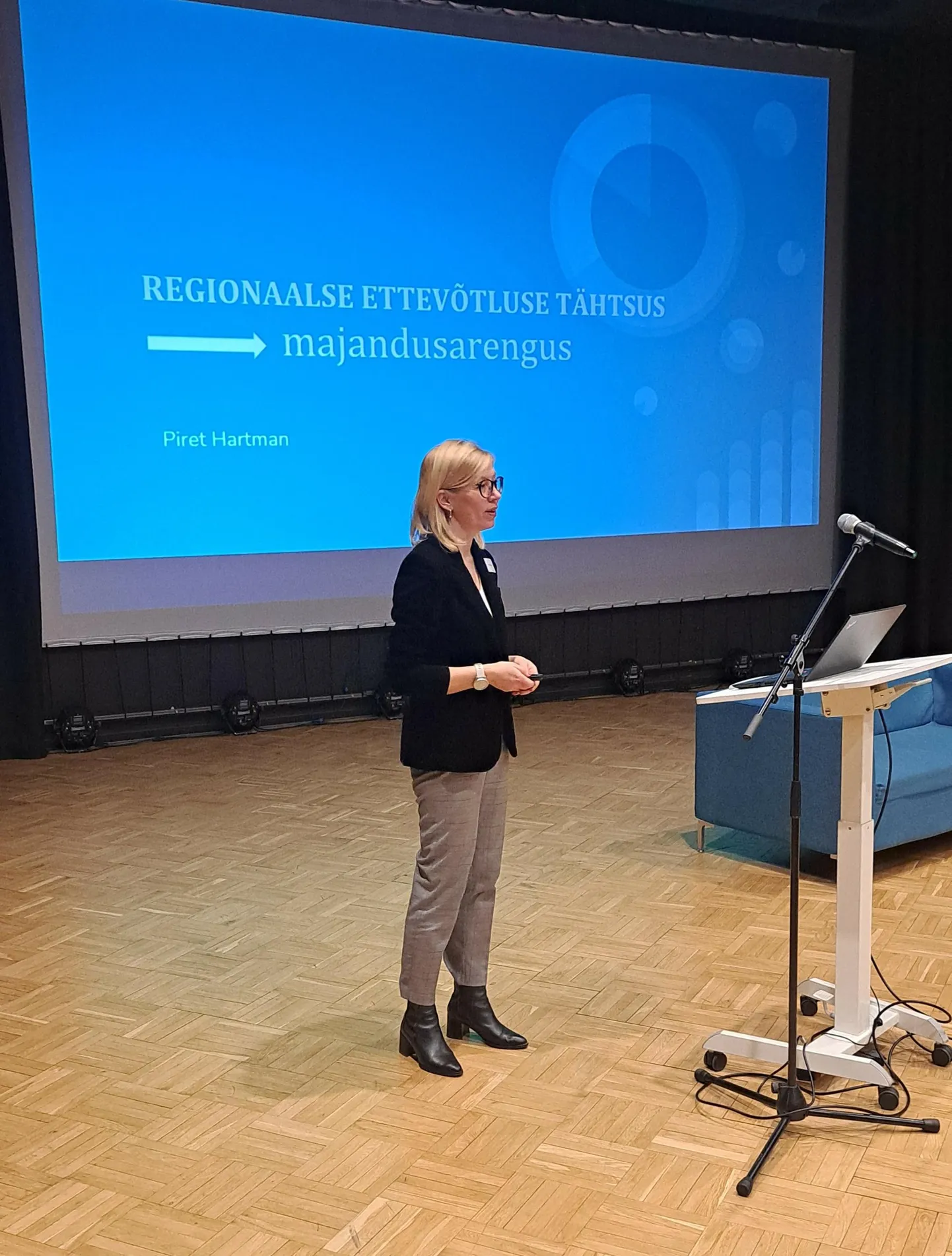 Piret Hartman käsitles ettekandes Eesti regionaalpoliitikat ja ettevõtluskeskkonna arenguvajadusi.
