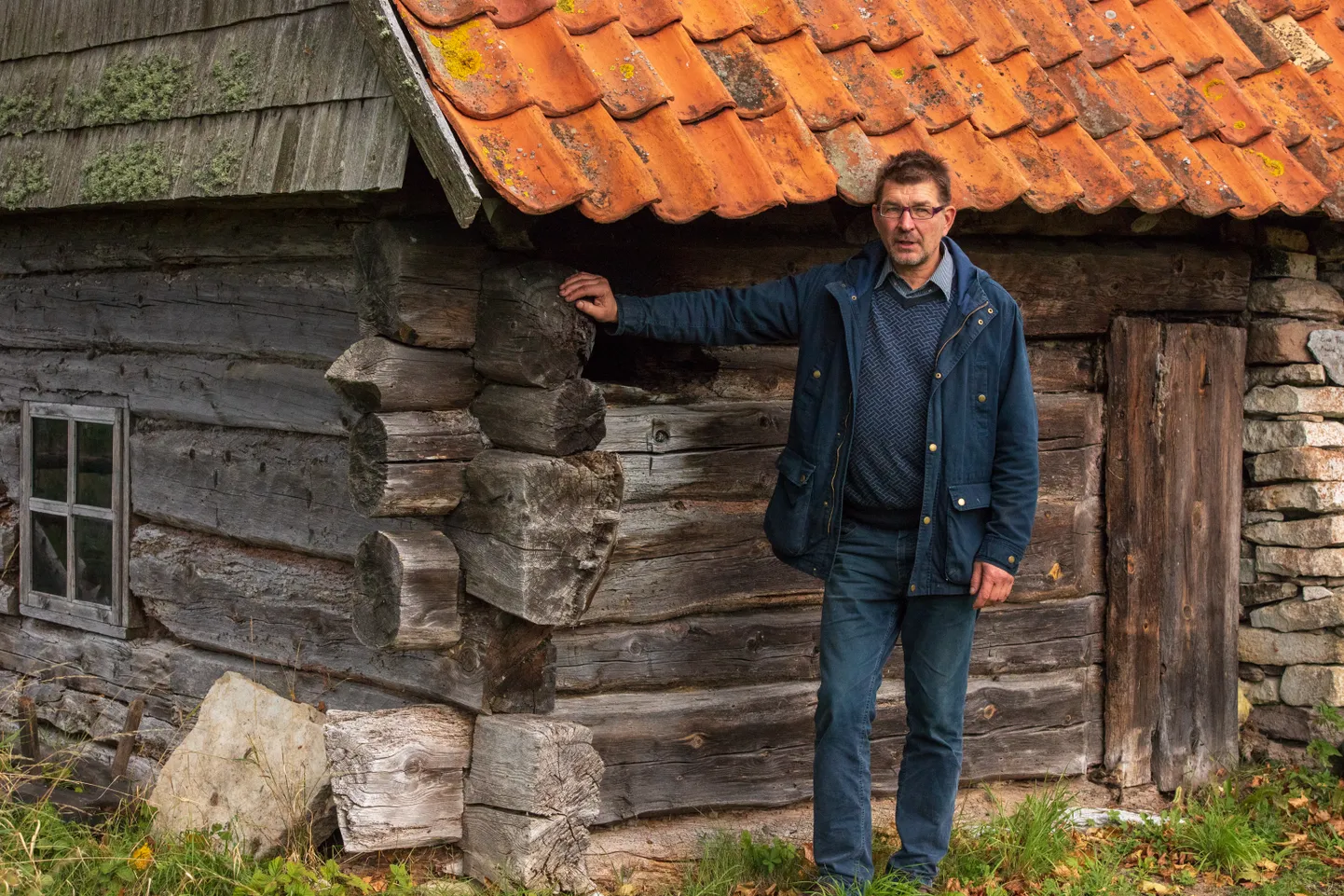 Loode turismitalu peremees Valdo Lauri sai suitsusauna seinapalgid naabrimehe käest, kes tahtis need küttepuudeks teha.