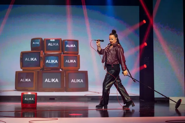 Mihkel Raud Alika Milovana.