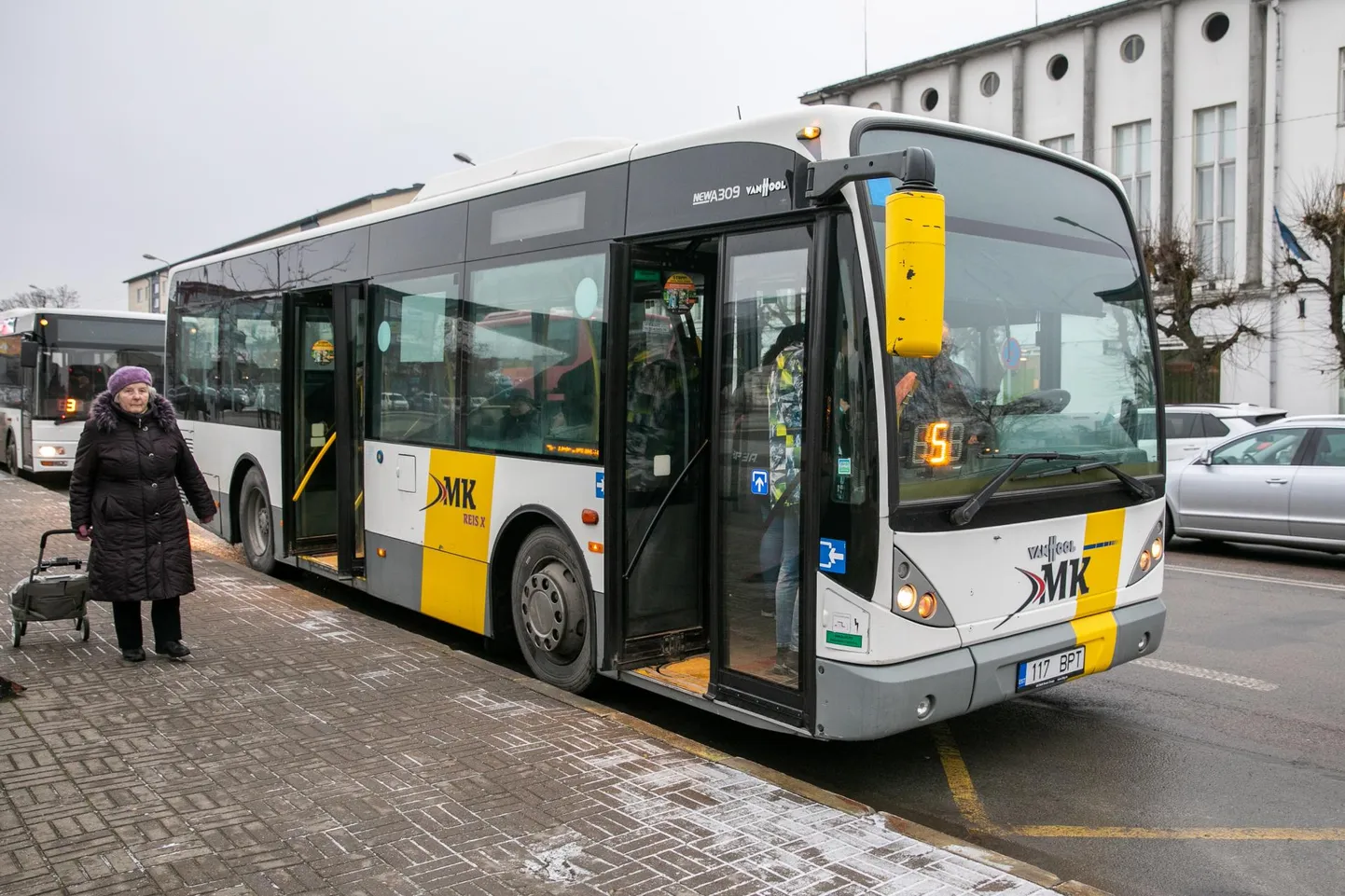 Linnaliinibussid said Rakveres elektroonilised tablood.