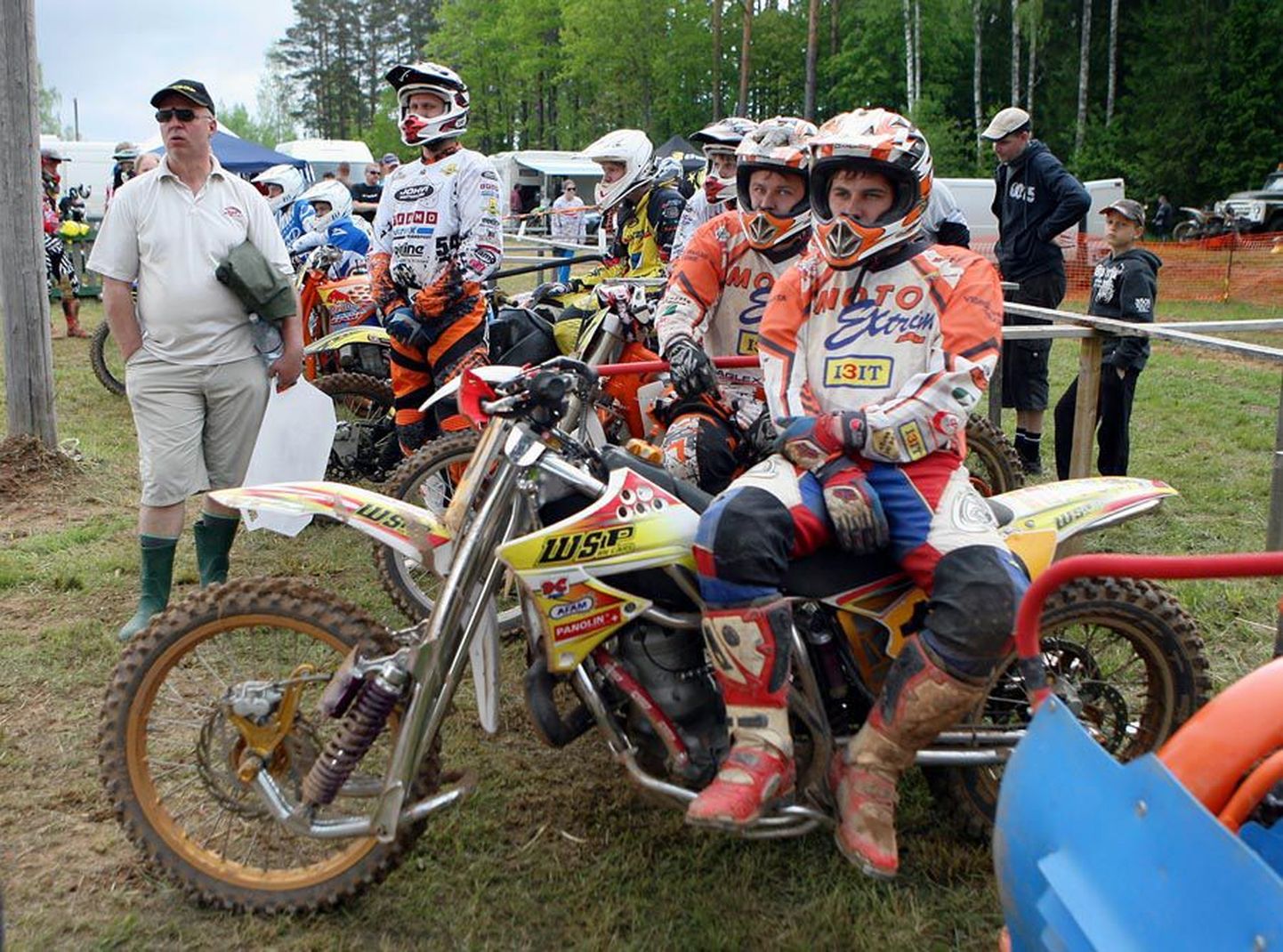 Laupäeval on Ainja motokrossirajal Eesti meistrivõistluste avaetapp.