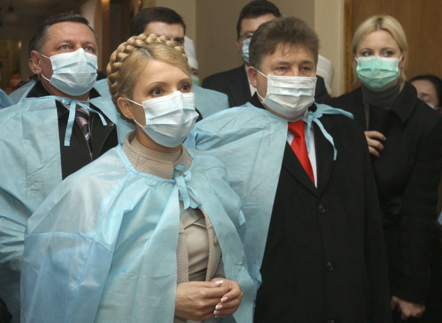 Ukraina peaminister Julia Tõmošenko külastamas Lutski haiglat.